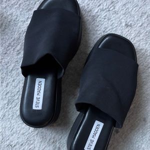 Steve Madden SLINKY30 Platform Sandals - Black